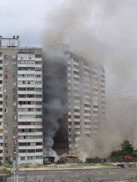 На Троещине бомжи едва не спалили многоэтажку 