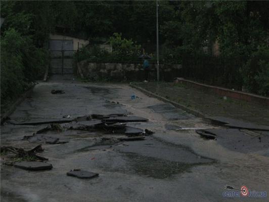Дощ перетворив Львів на Венецію. ФОТО