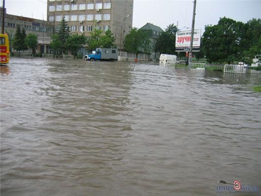 Дощ перетворив Львів на Венецію. ФОТО