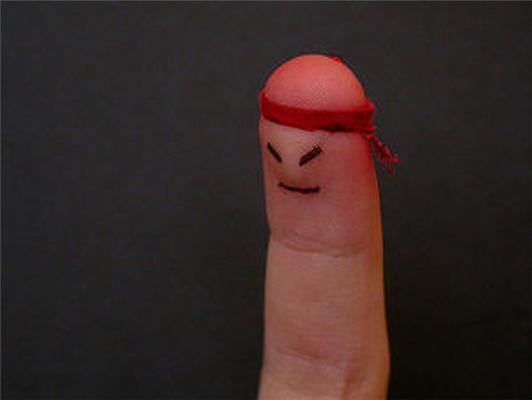 Покажи світу середній палець. ФОТО