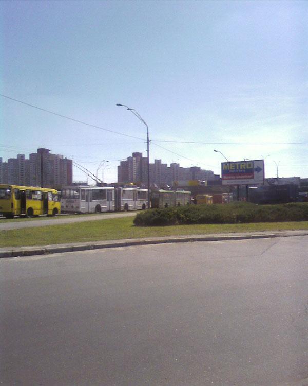 Пятничная пробка на Одесской площади. Выхода нет...