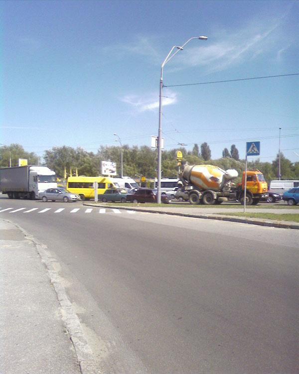 Пятничная пробка на Одесской площади. Выхода нет...