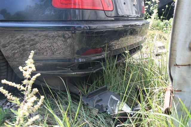 Авто лидера "Народной самообороны" крушили полчаса. ФОТО