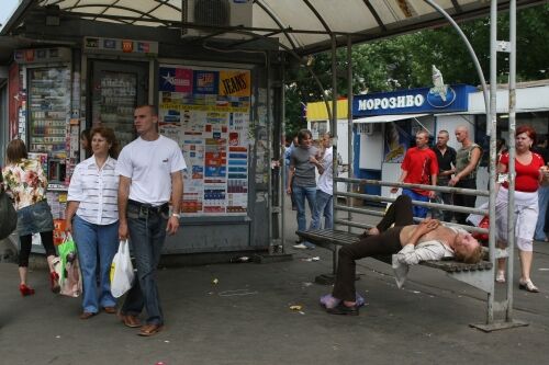 Полчища бомжей оккупировали центр столицы 