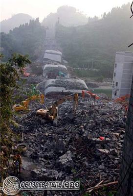 В Китае рухнул мост. 65 человек пропали без вести. ФОТО