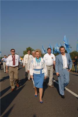 Богатырева обнималась с Ющенко в Сорочинцах. Фоторепортаж