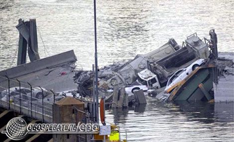 Переполненный машинами мост рухнул в Миссисипи. ФОТО