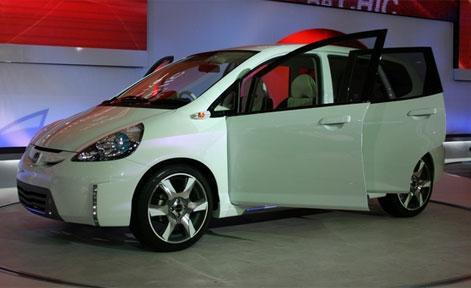 Новая Honda Fit на 50 мм длиннее предыдущей