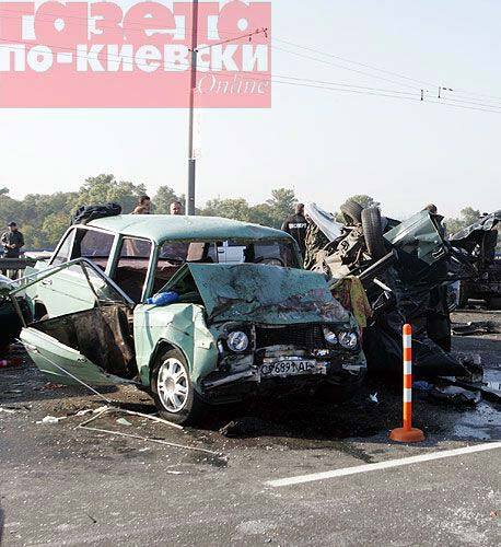Московский мост стал похож на поле боя 