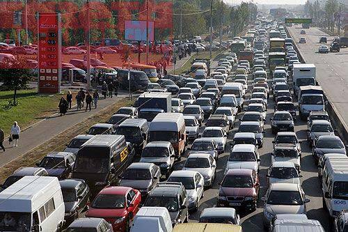 Московский мост стал похож на поле боя 