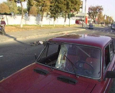 В Киеве мужчина попал под колеса «Жигулей»