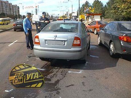Нарушив правила, аварийная "Газель" подставила зад иномарке