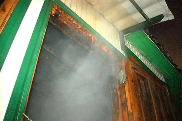 На Лесном массиве подожгли кафе