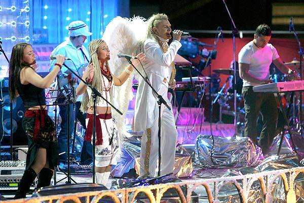 Ющенко окунулся в вертеп с козлами и забавами