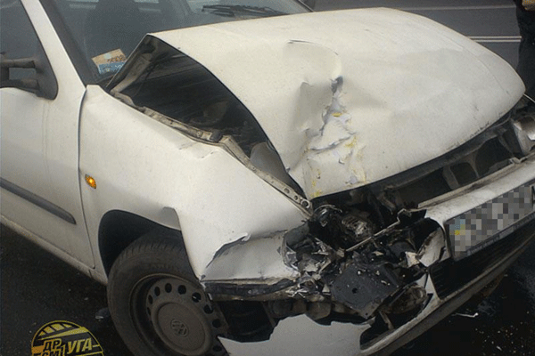 ДТП на мосту Патона парализовало пол-Киева