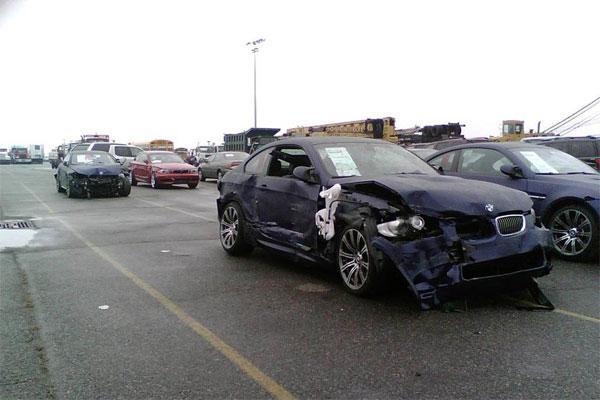 В аварию попали сразу 370 автомобилей BMW