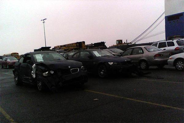 В аварию попали сразу 370 автомобилей BMW