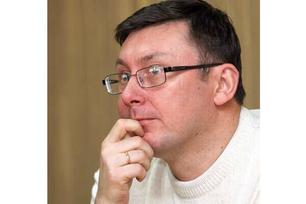 Киевсовет давит на Ющенко из-за Луценко