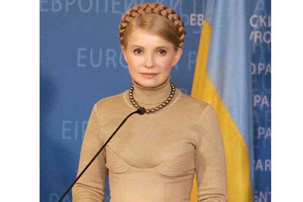 В день героев Крут Тимошенко настаивает на контрактной армии