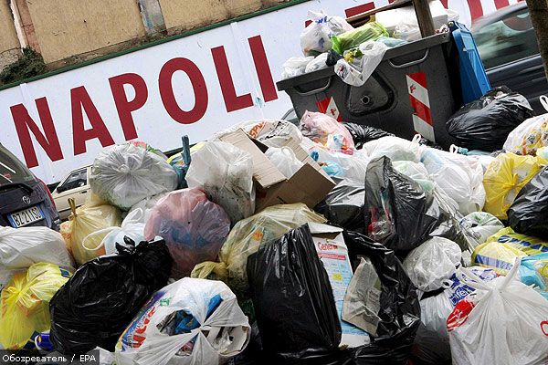 Итальянцы начинают мусорить за пределами страны