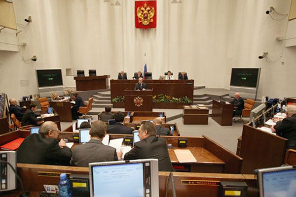 Россия разорвала военные отношения с Украиной 