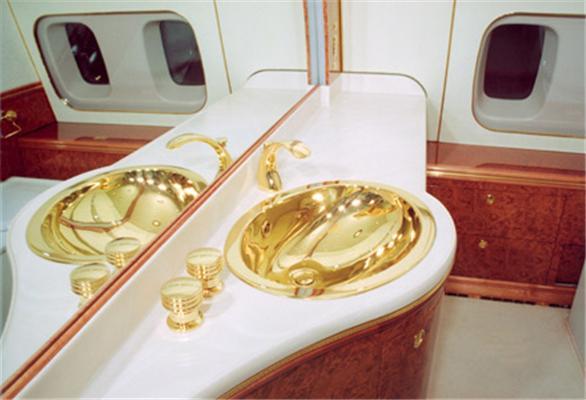 Эксклюзивно:Самолет Медведева. Вид изнутри. Золото и роскошь