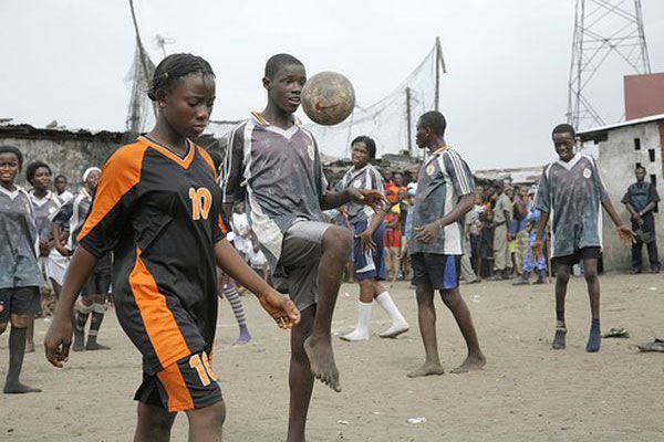 Фотоужас! Футбол в Африке