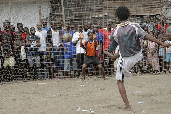 Фотоужас! Футбол в Африке