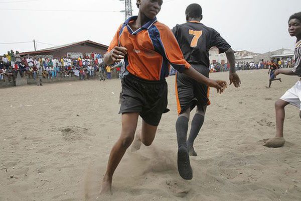 Фотоужас! Футбол в Африке