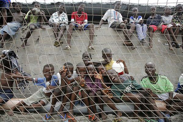 Фотоужас! Футбол в Африке