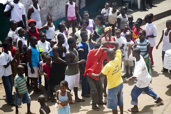 Фотоужас! Футбол в Африке