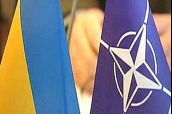 В Киеве за НАТО агитируют школьники