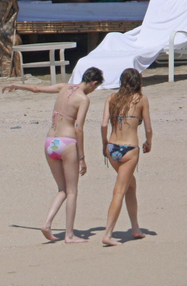 Линдси Лохан и ее будущая жена в бикини