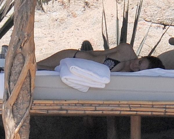 Линдси Лохан и ее будущая жена в бикини