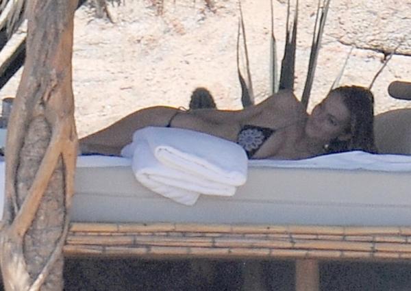 Линдси Лохан и ее будущая жена в бикини