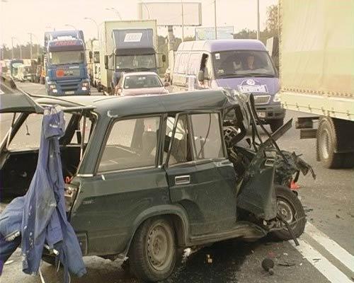 Жуткая лобовуха в Киеве! Столкнулись 4 авто!