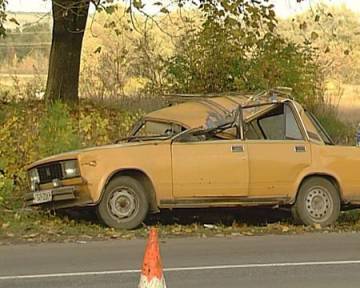 На трассе под Киевом Lexus разлетелся на части