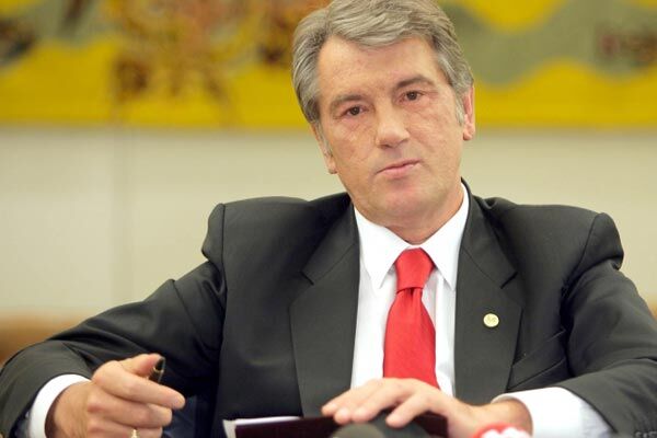Ющенко позвал к себе губернаторов и Черновецкого