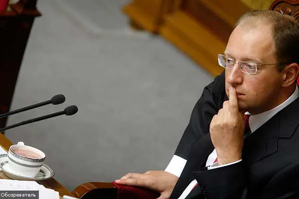 Яценюк не забрал из банка ни копейки