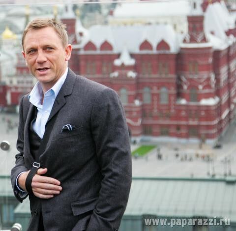 Джеймс Бонд гуляет по крыше