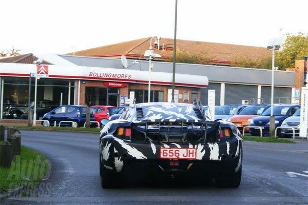 Новый суперкар McLaren попался во время тестов