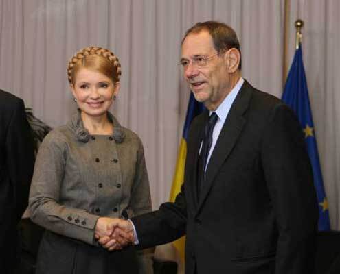 Европа просит "мазурика" передумать