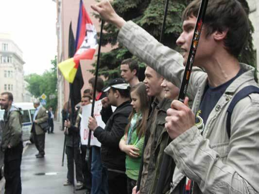 Осквернителі Говерли вимагають Ющенко" під ніж"