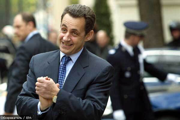 С личного счета Саркози украли деньги