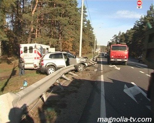 ДТП: "Хюндай" напоролся на отбойник