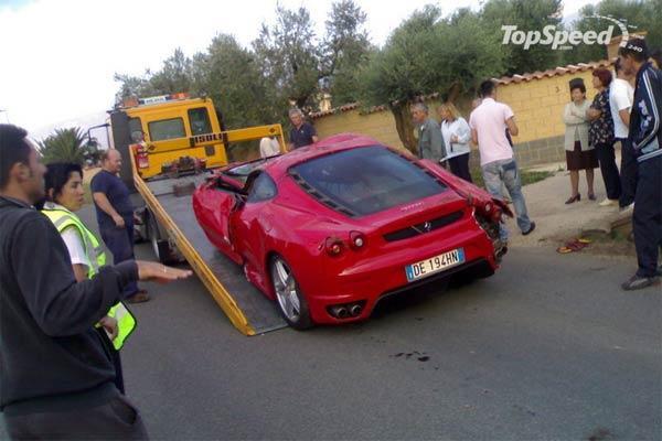 Крутой Ferrari разбили на бешенной скорости!