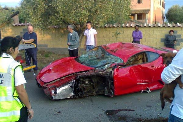 Крутой Ferrari разбили на бешенной скорости!