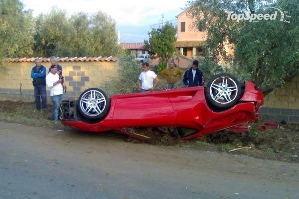 Крутой Ferrari разбили на бешенной скорости!