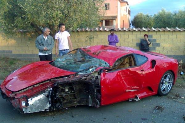 Крутой Ferrari разбили на бешенной скорости!