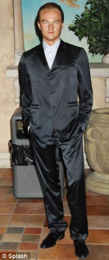 Пополнения у мадам Тюссо. Сравни с оригиналом